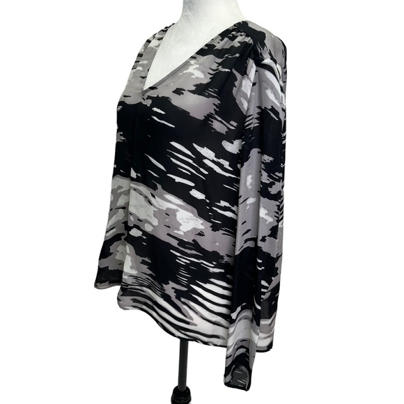 NWT Parker Black Grey 100% Silk V- Neck Pullover Blouse Top Size Large - Picture 4 of 11